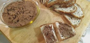 В деревне / Паштет из кроличьей печени