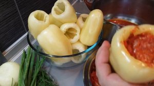 ФАРШИРОВАННЫЙ ПЕРЕЦ  СОЧНАЯ начинка.  Перец ? фаршированный рисом и фаршем. Рецепт ?