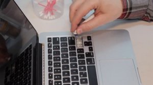 Как заменить кнопки клавиатуры macbook pro в домашних условиях