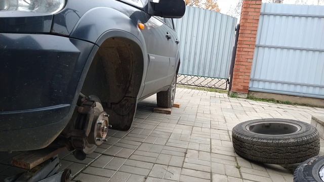 Замена летних колес на зимние.