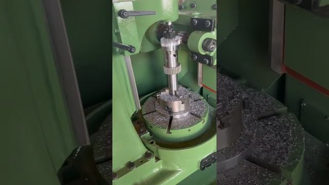 Gear Hobbing Machine