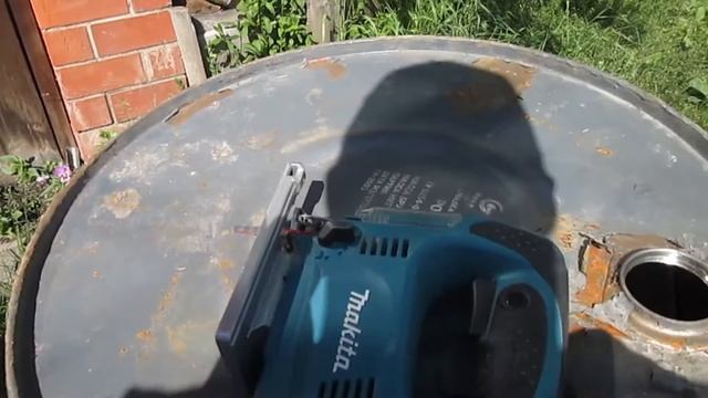 КАК ВСКРЫТЬ КРЫШКУ У БОЧКИ С ПОМОЩЬЮ ЛОБЗИКА смотреть онлайн