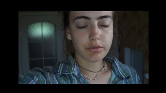 Летний влог | Наедине с собой | Ем полевые ягоды, гуляю с собакой, кормлю куриц и рисую на природе?