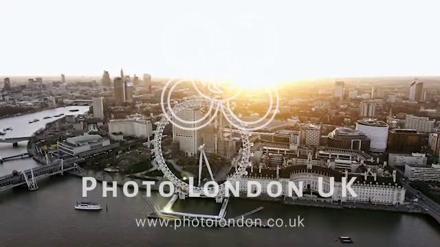Aerial View of the Iconic Riverside London Eye Observation Wheel 4K смотреть онлайн