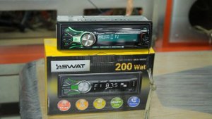 Недорогая автомагнитола Swat MEX-1042UBG с Bluetooth