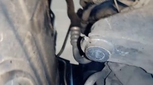 Mercedes e200 (2013) замена подушек двигателя