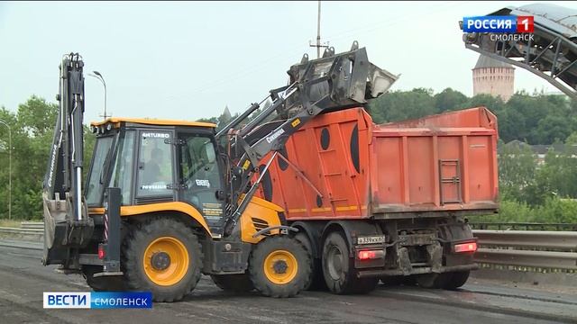 Смоленск встал в пробках из-за закрытия Крестовоздвиженского моста