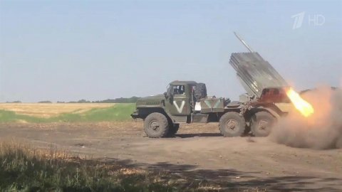 Новые удары по позициям националистов наносят российские артиллеристы