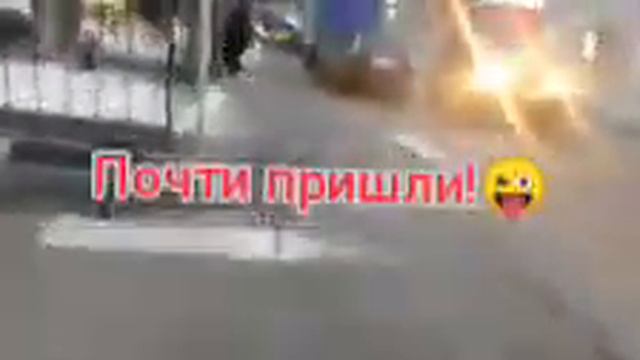 ходил в кино на Конь Юлий И большие скачки со сморкачом!🎟🐶 смотреть онлайн