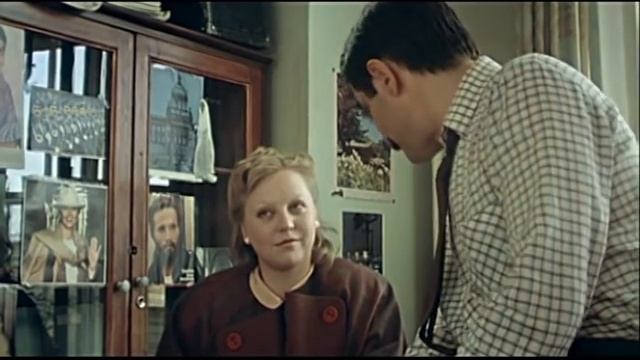 В обязанности курьера входит смотреть онлайн