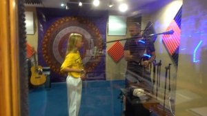 Николь превратилась в Русалку / Записываем песню про Лето VLOG Истории и приключения Николь и Алисы