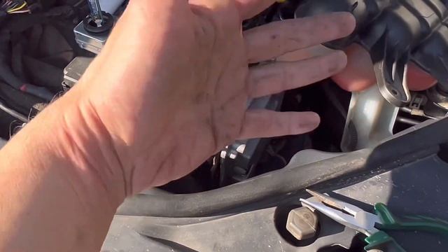 Jeep Grand Cherokee WK2 how to change headlight xenon bulb D3S замена ксеноновой ламы в фаре смотреть онлайн