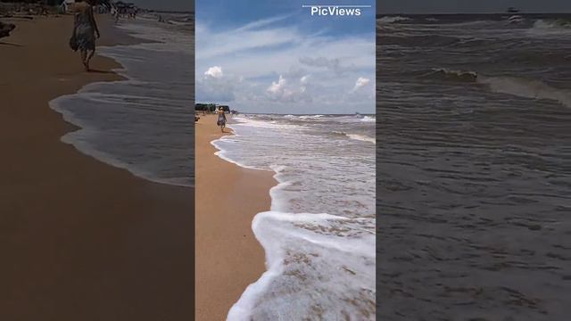 Погода в Голубицкой. Азовское море немного штормит. Обстановка на пляже сегодня 11 мая 2024