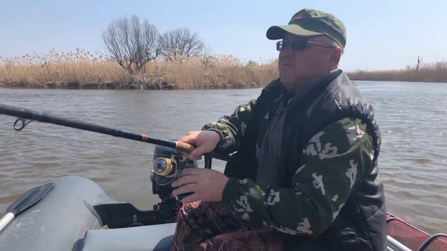 Рыбалка в Астрахани / Вобла 2018 / Ловля на фидер / Нижняя Волга весной смотреть онлайн