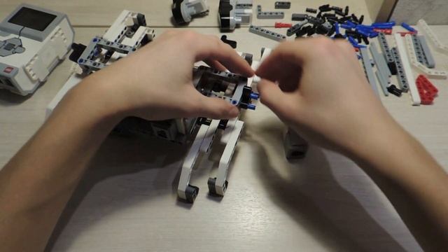 Не так уж и сложно! Сборка шагающего робота из Lego EV3 смотреть онлайн