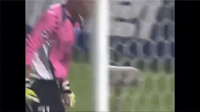 2011.10.30. Новый мировой рекорд по дальности гола ГОЛОВОЙ! смотреть онлайн