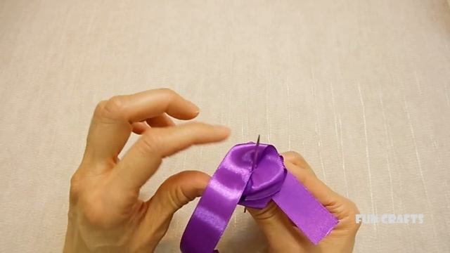 DIY Ribbon Flowers - How to Make Ribbon Roses - Amazing Ribbon Flower Trick -Easy Making with Needl смотреть онлайн
