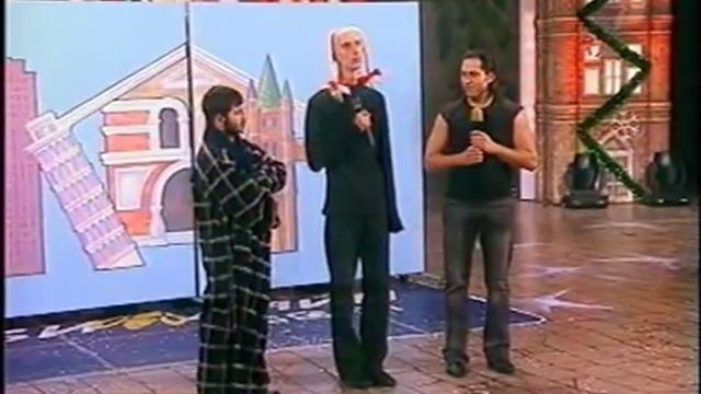 Игроки квн про медведя. Квн медведь. Галустян маша. Команда квн центр культуры. Квн хаи вне игры.