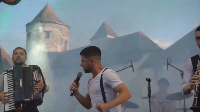 КОММУНА ЛЮКС - ЧОРНА ГОРА в БУРГХАУЗЕН смотреть онлайн