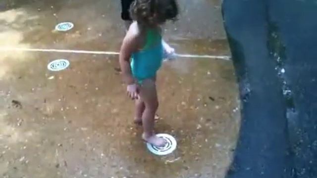 Kathryn and Water Fountains смотреть онлайн