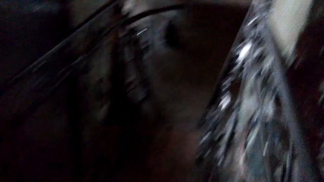 Кованые перила на винтовую лестницу с штампованными листьями "барокко-рококо" смотреть онлайн