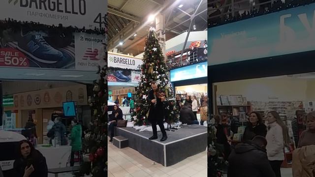 Парень круто играет на скрипке киев смотреть онлайн