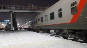 Отправление ЧС4т-417 со скорым поездом №132Г Ижевск - Санкт-Петербург, ст. Киров-Пасс