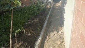 Отмостка из асфальта не своими руками. Уборка у коз. Капельный полив в теплице и на участке.