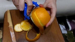 Как креативно почистить апельсин