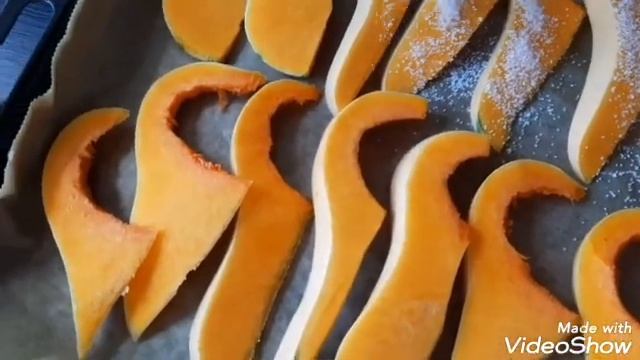 Еда из тыквы. Тыквенный суп. булочки из тыквенного теста. смотреть онлайн