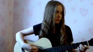 Я стою у обрыва над рекой...