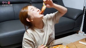 리얼먹방:) 이정도면 김치먹방 최애영상 가능한가요??(with 통낙지라면)ㅣOCTOPUS RAMEN&KIMCHIㅣタコラーメン&辛いキムチㅣMUKBANGㅣEATING SHOW