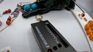 Приобрела инструмент для проверки драгоценных камней. Проверяем камни на покупках.