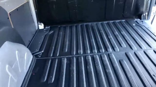 RENAULT Kangoo Medium TCe 115 ENERGY Business смотреть онлайн