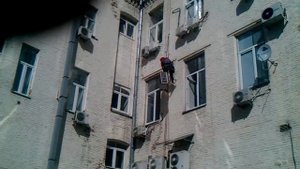 Демонтаж наружного блока с опусканием на землю