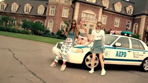 Mama, I'm a rich bitch (Cosmos girls)