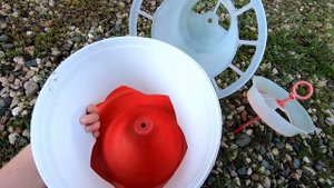 ?Кормушка непросыпайка. Доработка кормушки, чтобы куры не разбрасывали корм