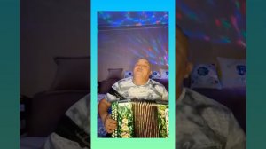 Гармунда татарча жырлар."Шиңгән чәчкәләр"