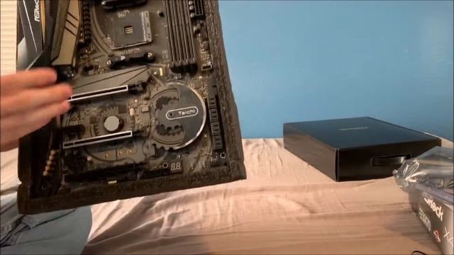 Unboxing: X470 Taichi Motherboard + Ryzen 5 2600 смотреть онлайн