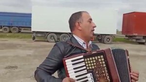 Даргинская песня под гармошку. Живое исполнение. Ирбин Шахбанов. Лучший профи в своем деле.