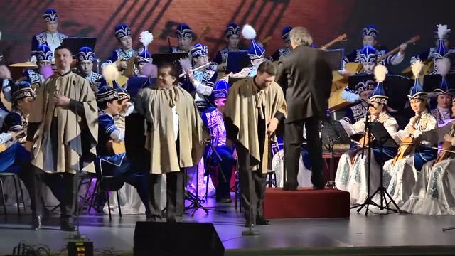 ТРИ ТЕНОРА И ТРИ БАСА Песенка Герцога из оперы «Риголетто» смотреть онлайн