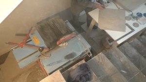 Подготовка керамогранита перед укладкой на пол .