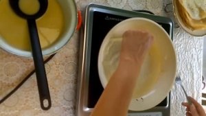 Приготовление блинов на индукционной плите