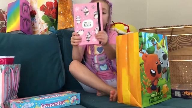 Данелии 5 лет ! Распаковка подарков / игрушек