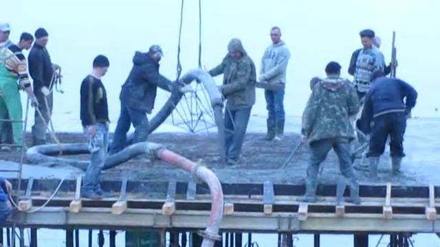 Заливка бетона бетононасосом в Судаке смотреть онлайн