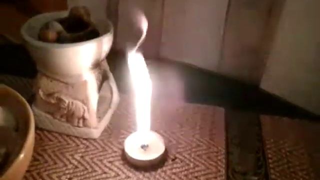 Сильный огонь со спичкой смотреть онлайн