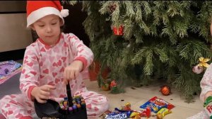 РАСПАКОВКА ПОДАРКОВ НА НОВЫЙ ГОД 2022 ? Что нам принёс Дед Мороз?