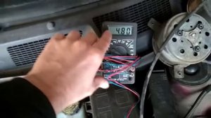 Разбор Opel Astra G / Опель Астра Г, Замер напряжения генератора