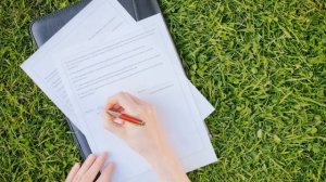 Как продлить истекающий договор аренды земельного участка без торгов.