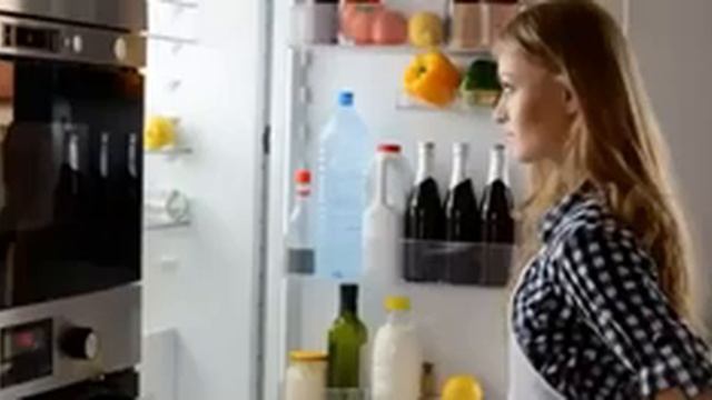 Готовим холодильник к праздникам! Как часто его чистить и делать это правильно? смотреть онлайн